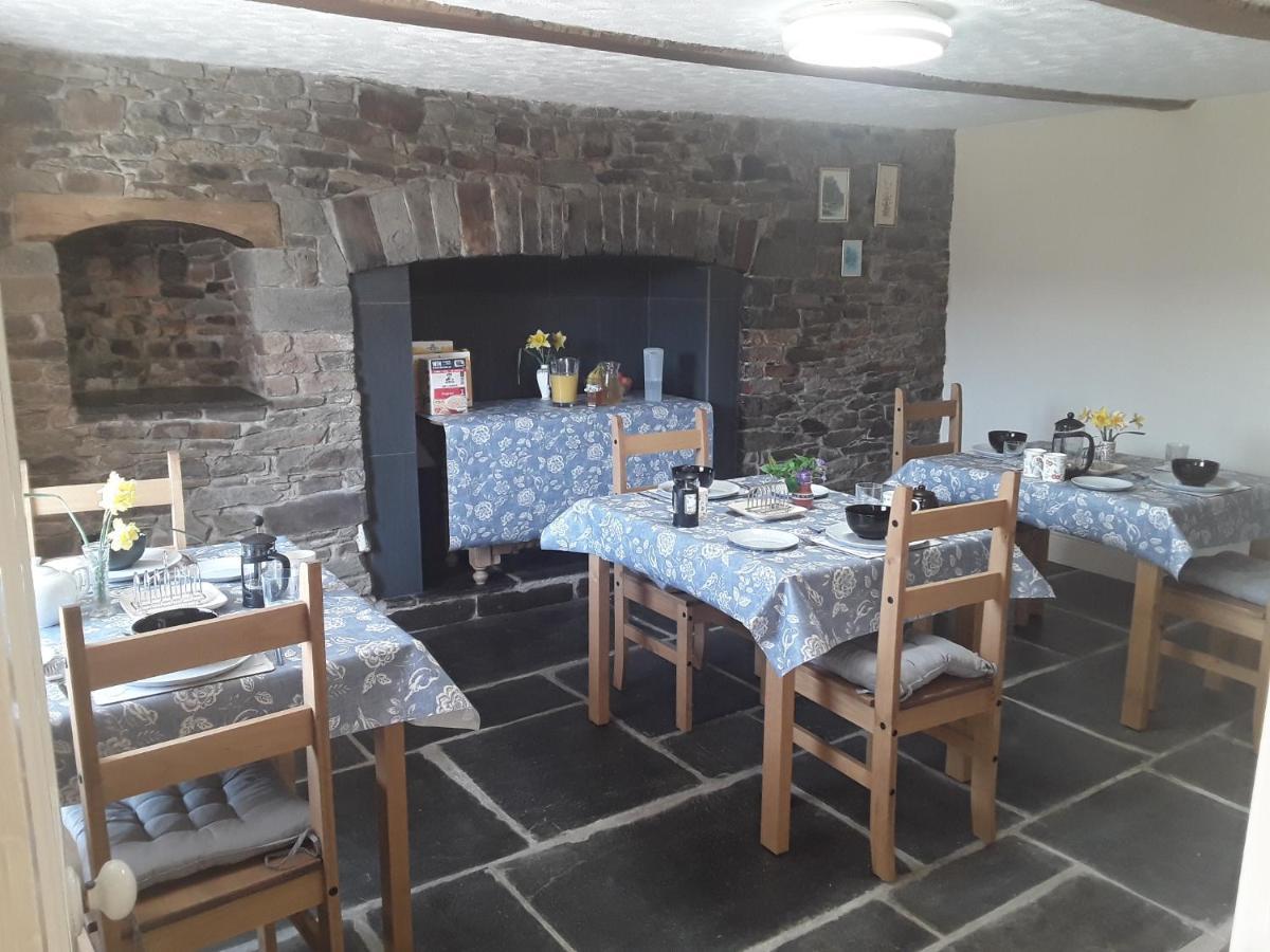 Sharlands Farm Bed And Breakfast Bude Bagian luar foto