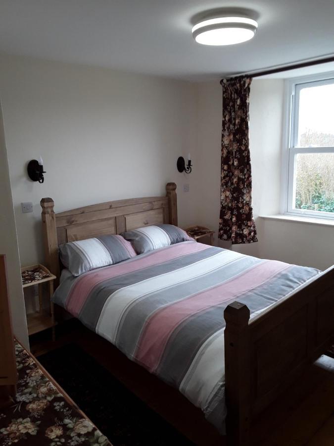 Sharlands Farm Bed And Breakfast Bude Bagian luar foto